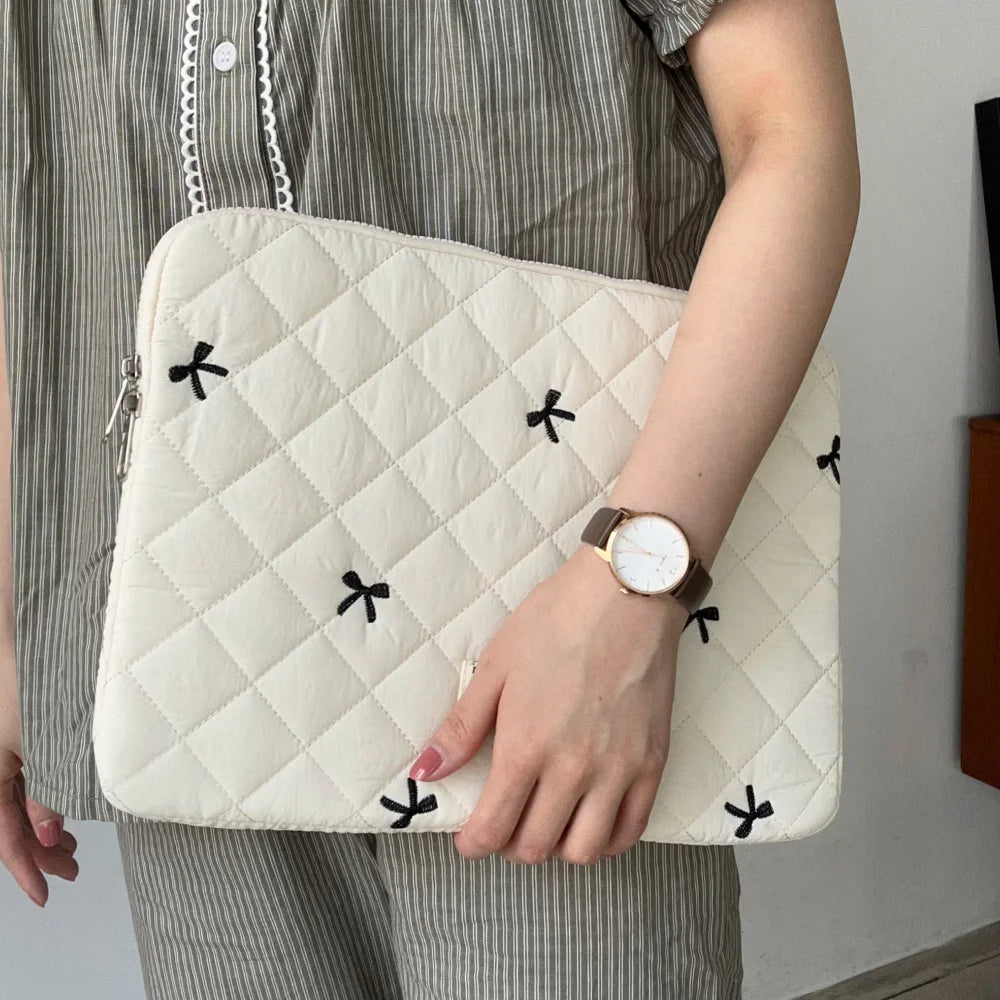 Cute Bow Graphic Laptop Bag – Soft Tablet Sleeve Case for 11–15.6 Inch
