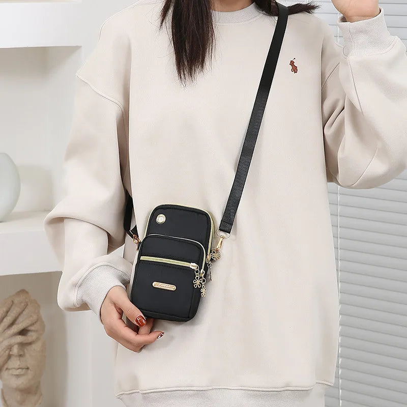 Mini Messenger Purse – Water-Resistant Nylon Crossbody for Shopping or Gym