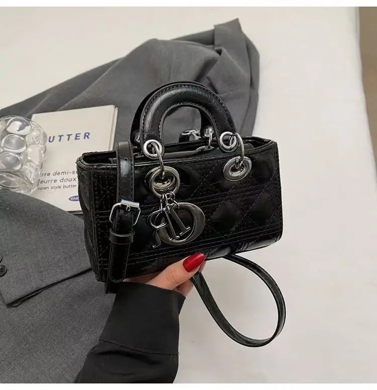 Elegant Designer Leather Clutch – Golden Hardware, Timeless Style